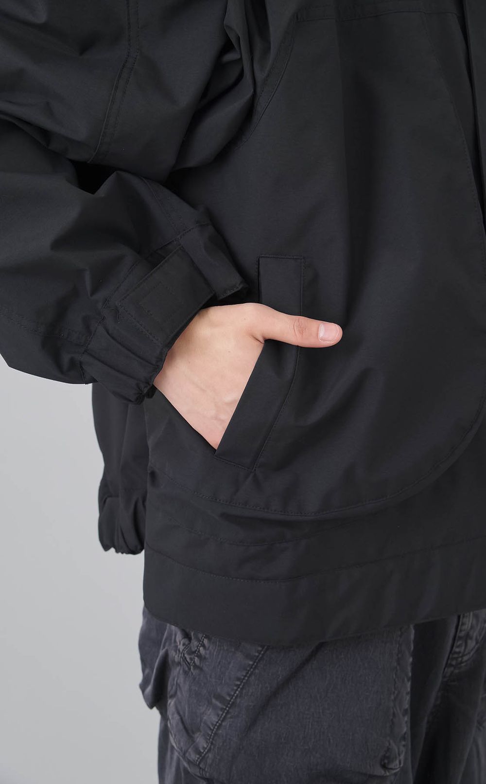 ラウンドポケットフードブルゾン