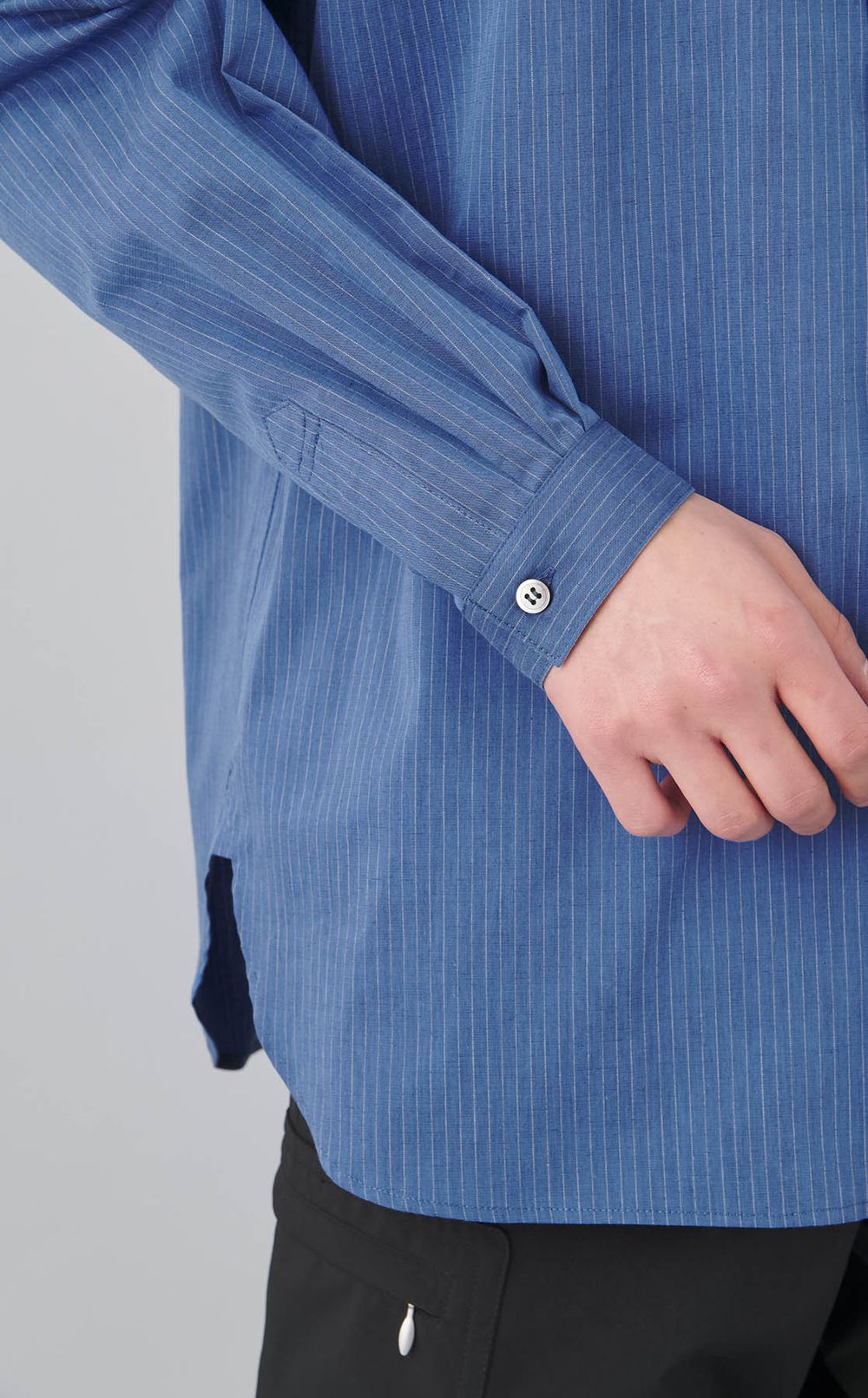 ピンストライプユーティリティシャツ