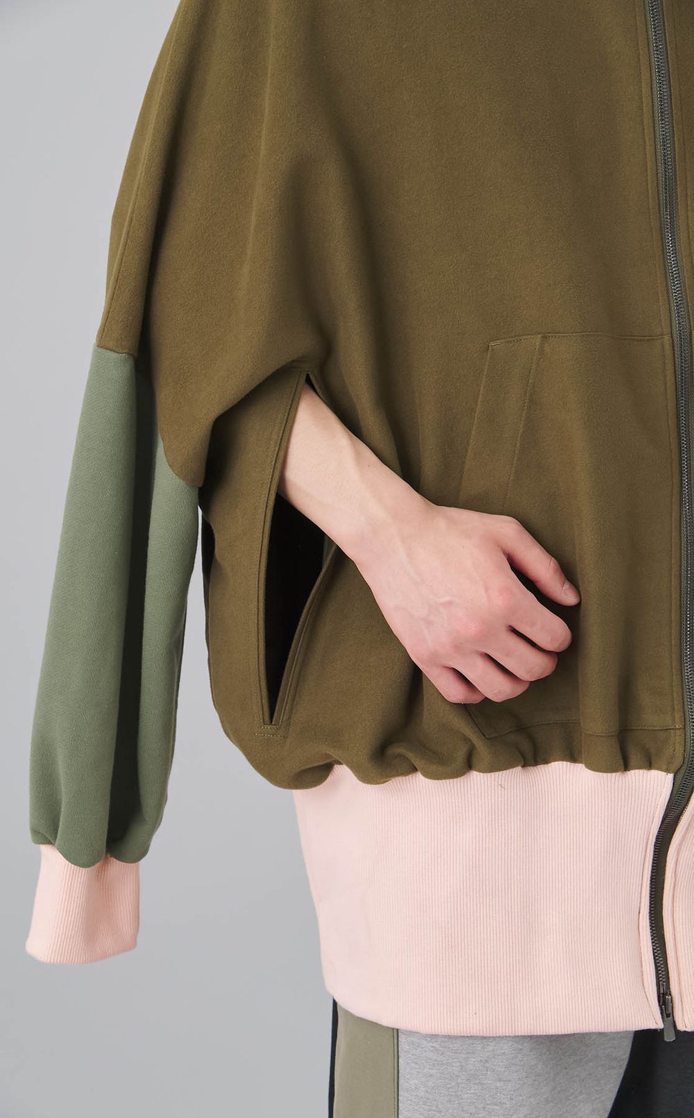 【roop】迷彩フーディパーカー