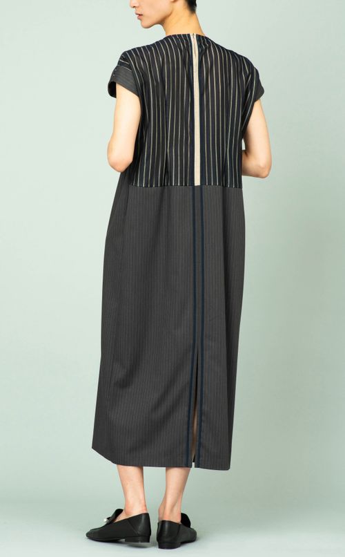 クルーネックデザイン袖ワンピース