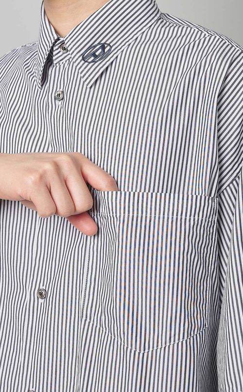 レイヤードストライプシャツ