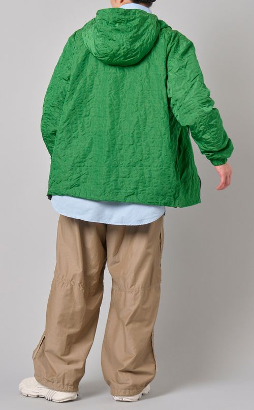 ナイロンフードブルゾン