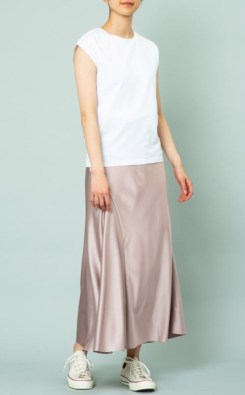 サテンナロースカート