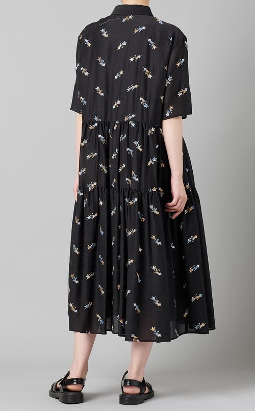 エンブロイダリーティアードワンピース