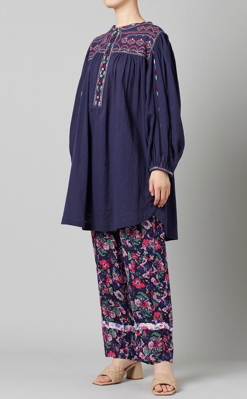 エンブロイダリーロングブラウス