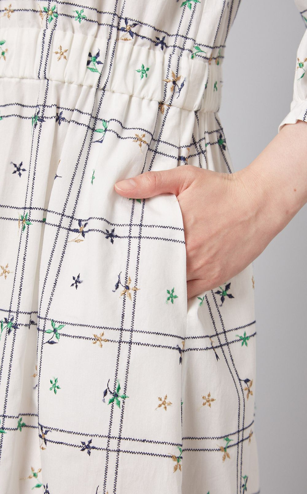 刺繍ティアードワンピース