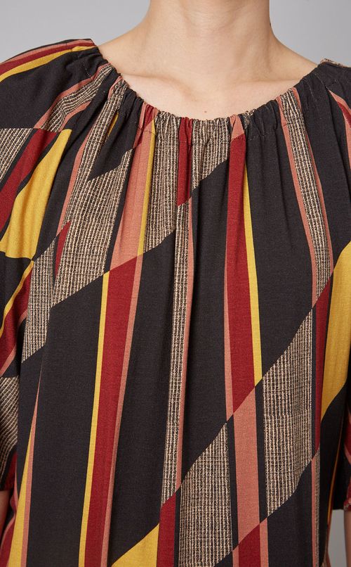 マルチプリントプリントプルオーバー