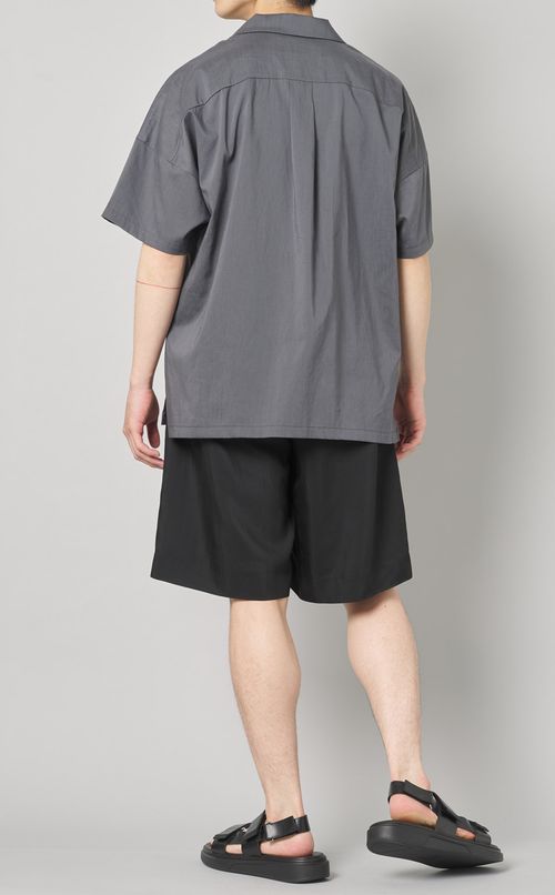 オープンカラーシャツ