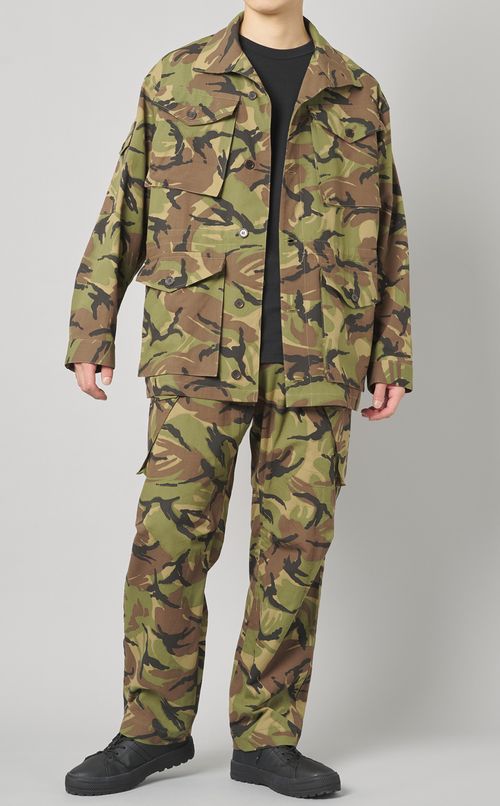 ロイヤルネイビーパンツ