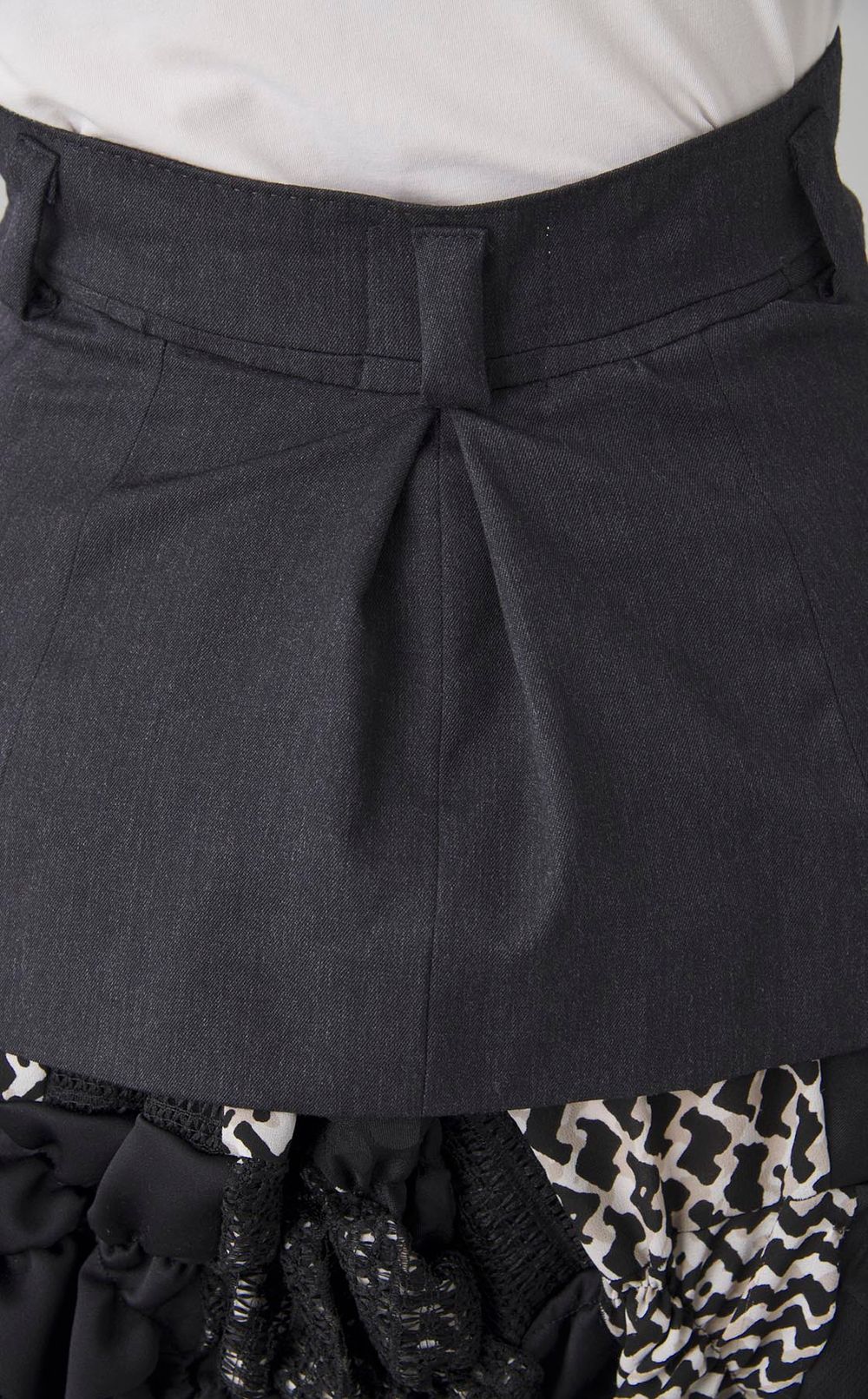 【roop】レイヤーパッチショートパンツ