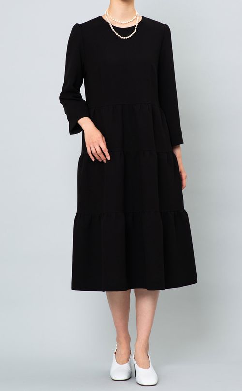 ティアードブラックワンピース