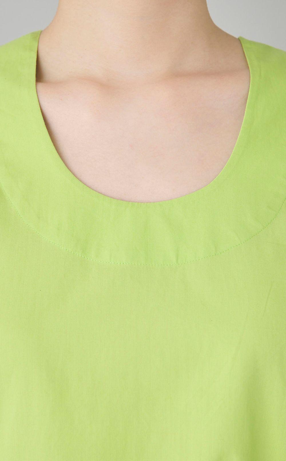 ツイストスリーブUネックワンピース