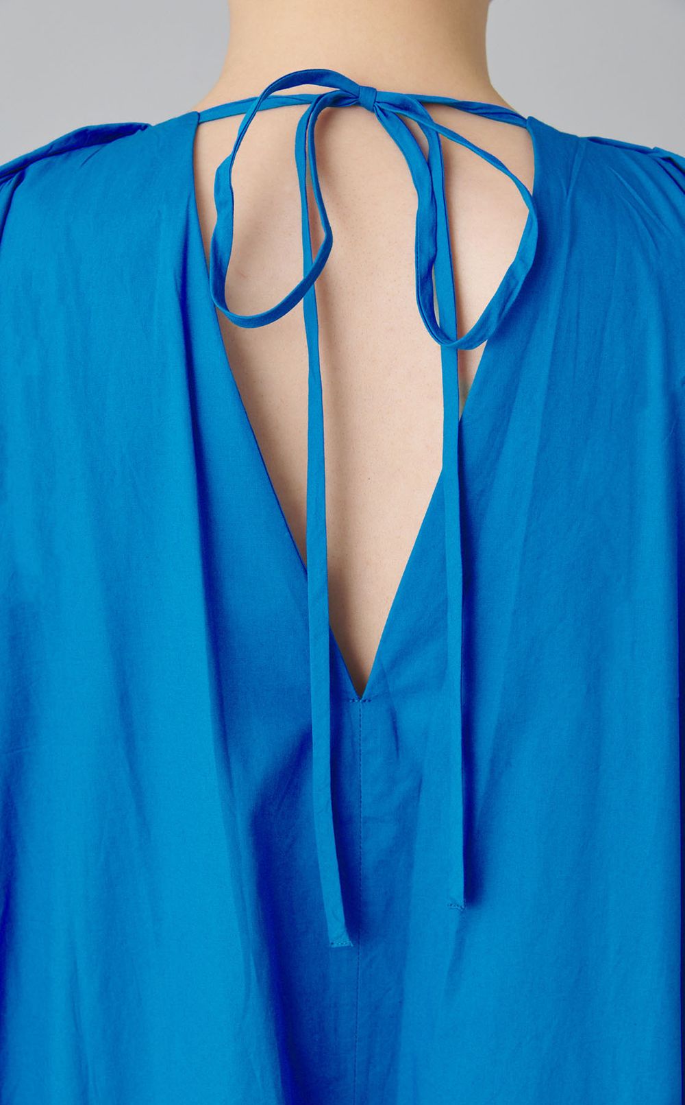 バックリボンタックコクーンワンピース