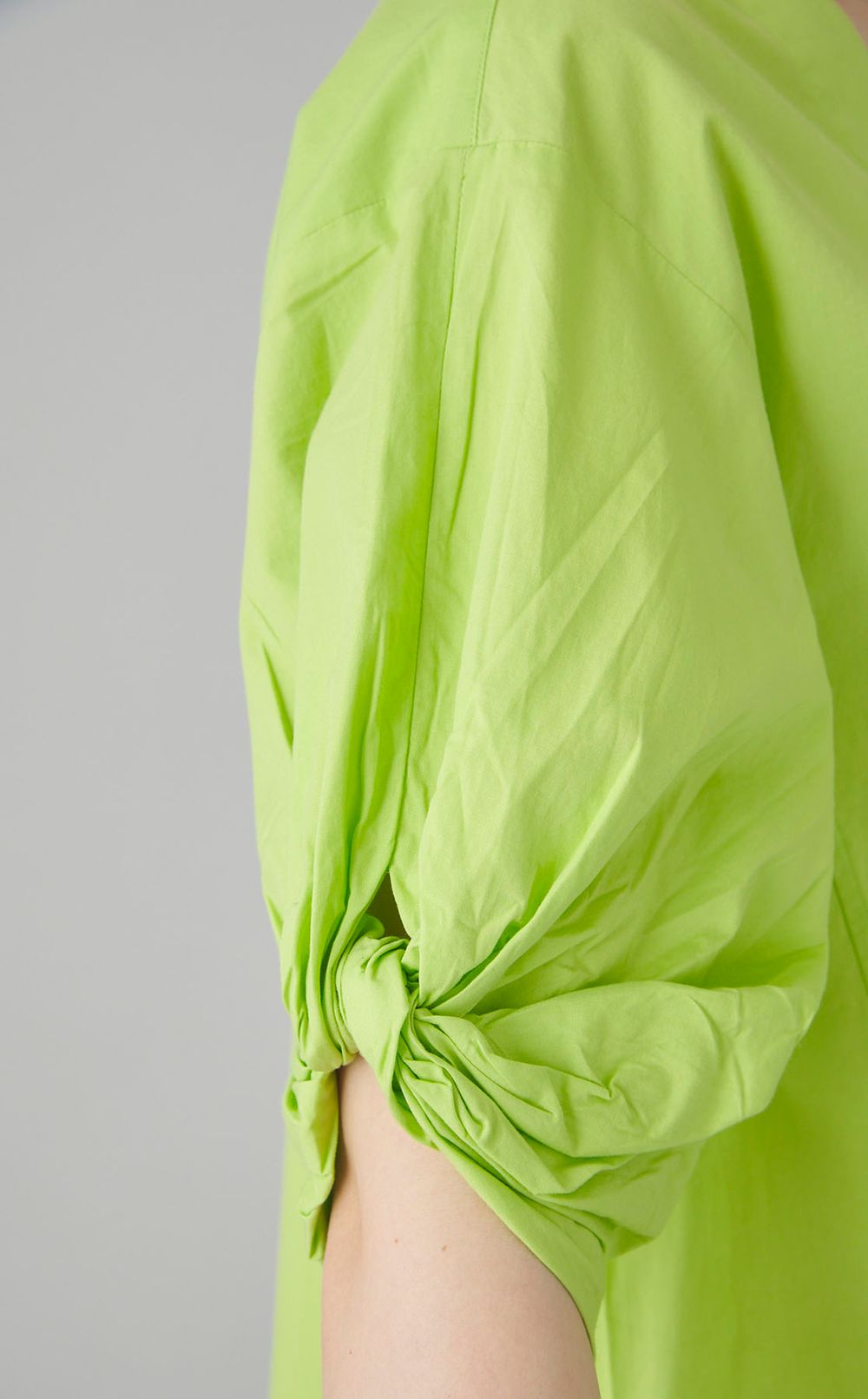 ツイストスリーブUネックワンピース