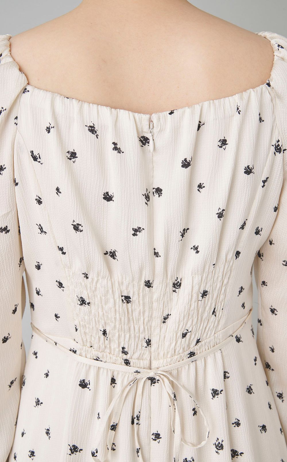 クレープサテンプリントワンピース