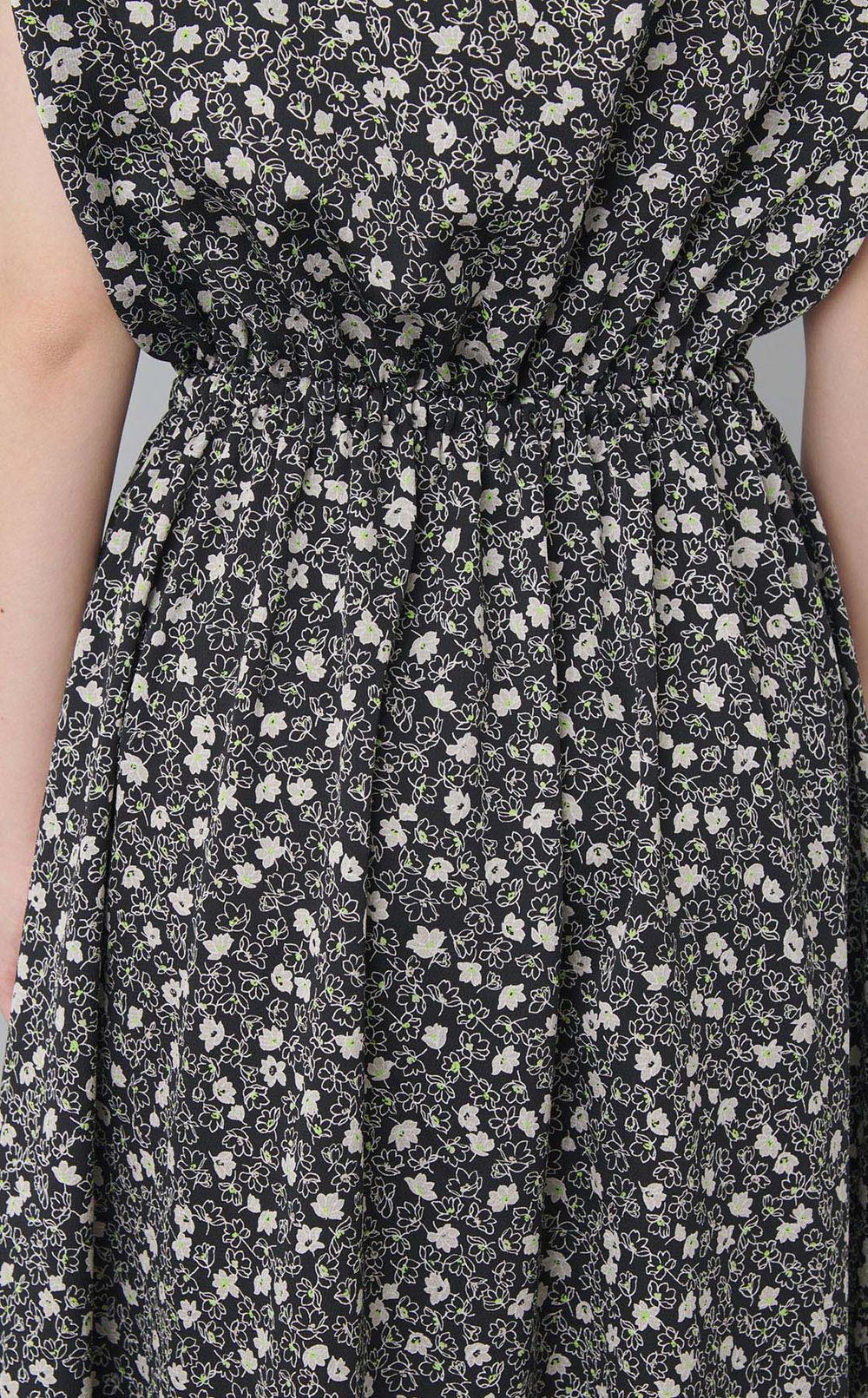 レジェフラワーギャザートップワンピース