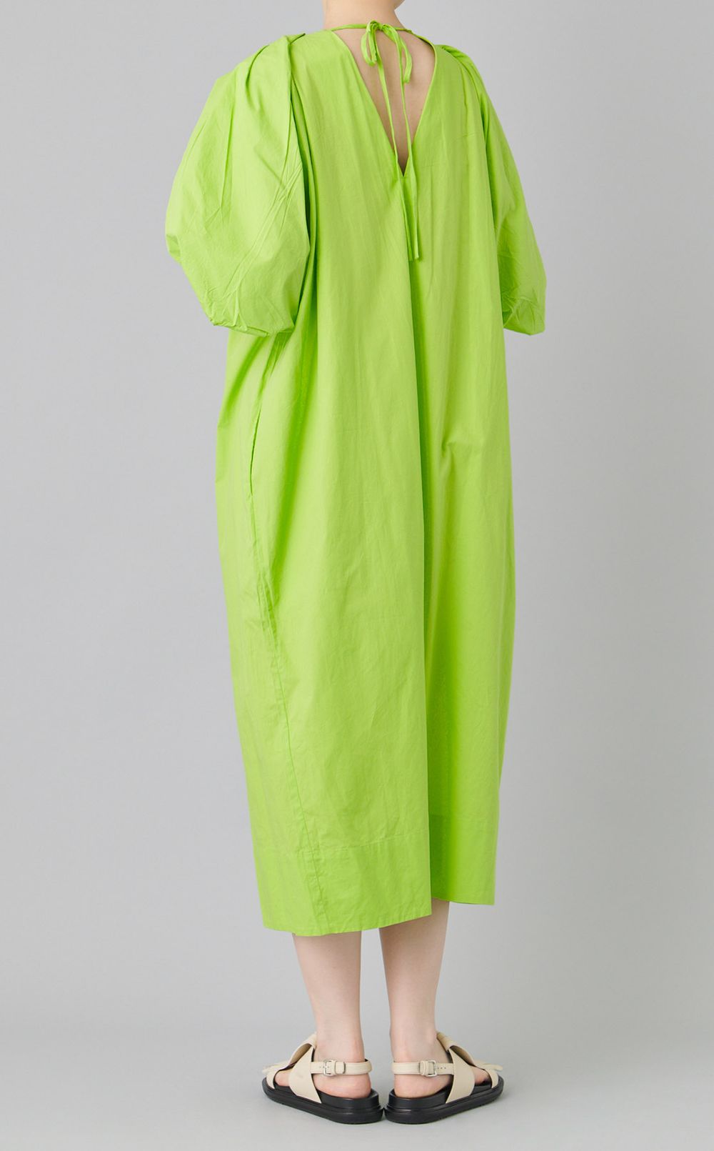 バックリボンタックコクーンワンピース