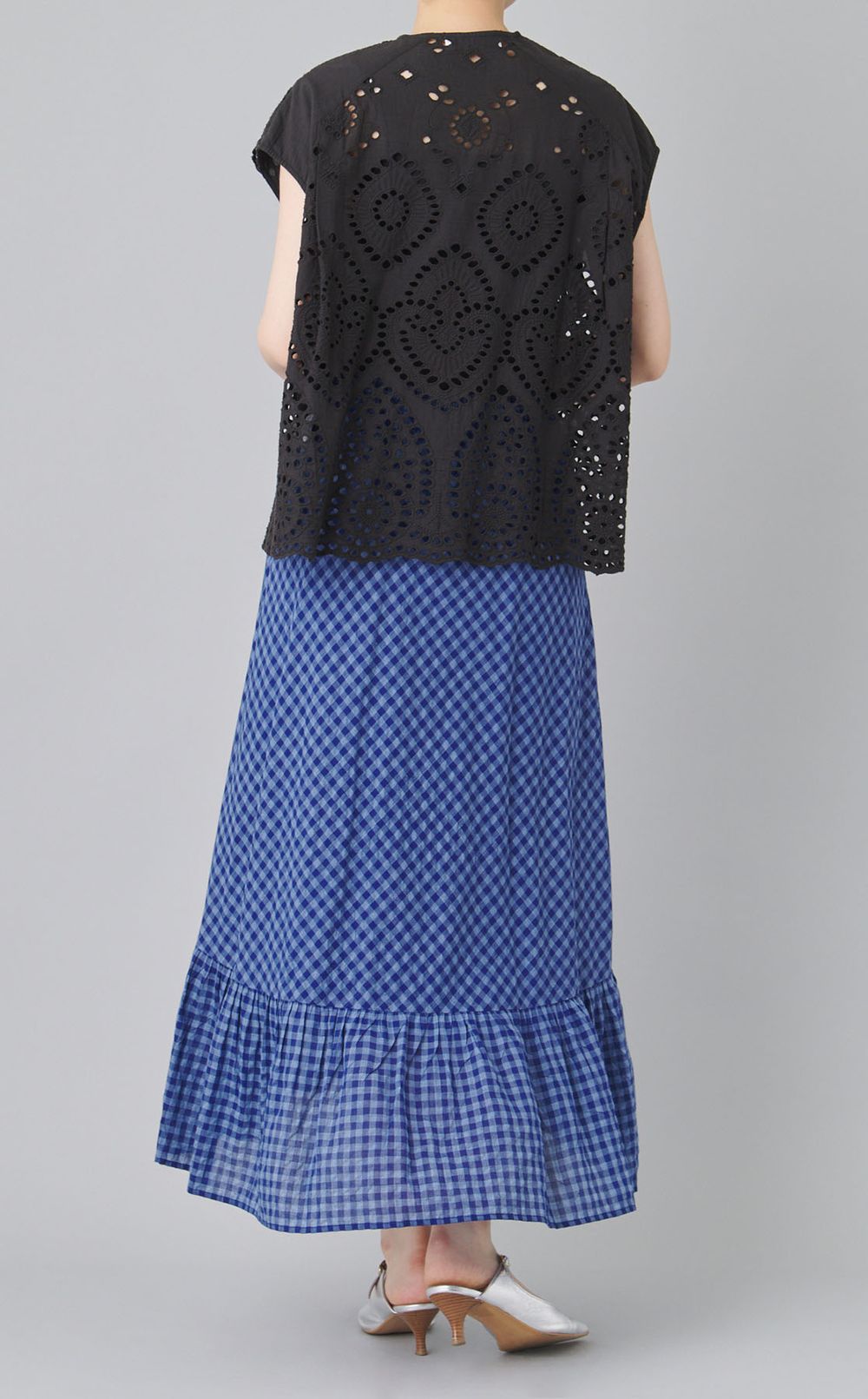 シフリー刺繍スカラップブラウス