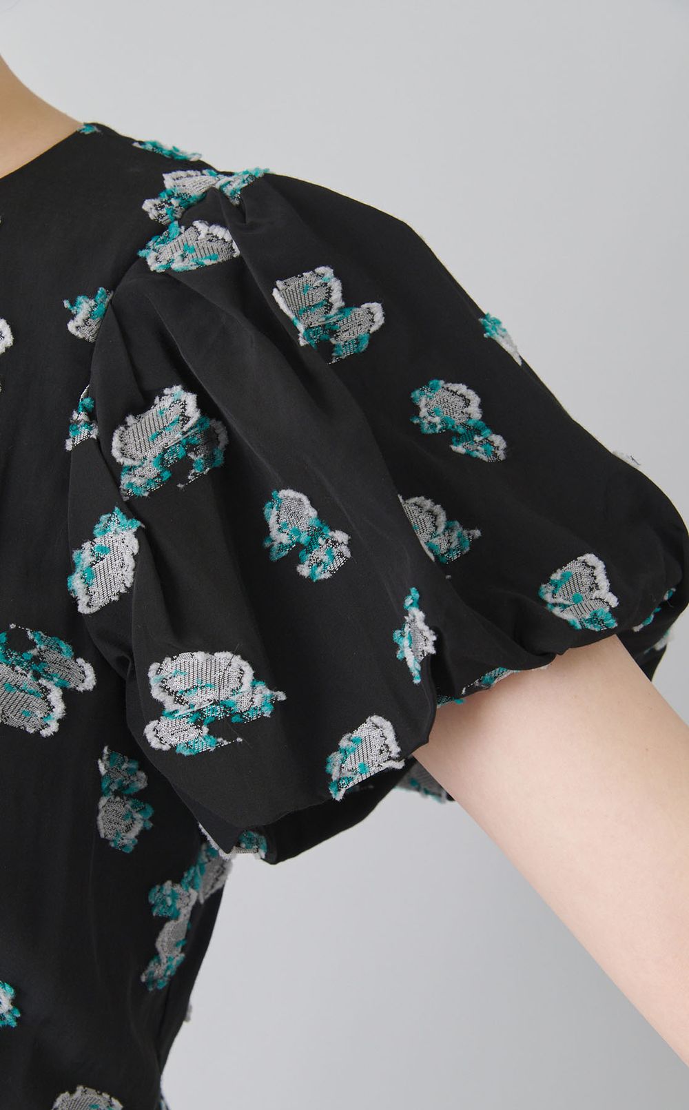 ジャガードパフスリーブワンピース