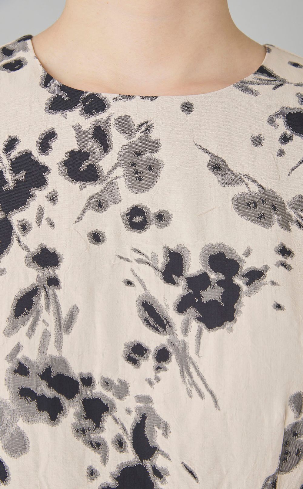 ジャガードパフスリーブワンピース