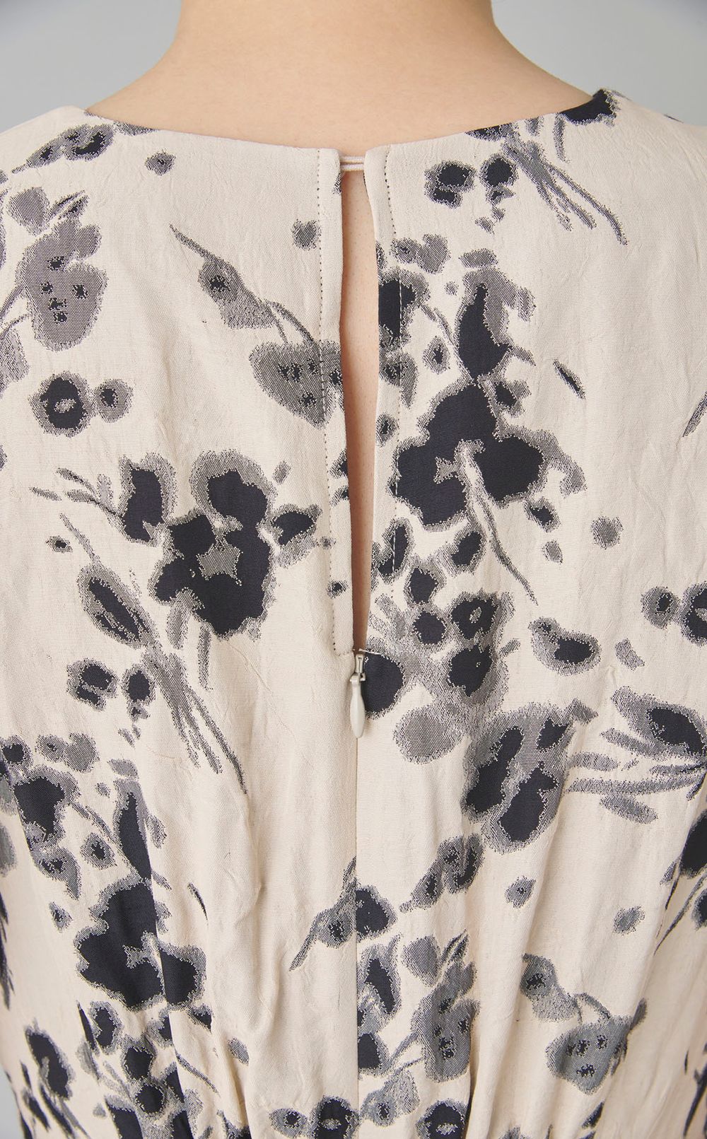 ジャガードパフスリーブワンピース