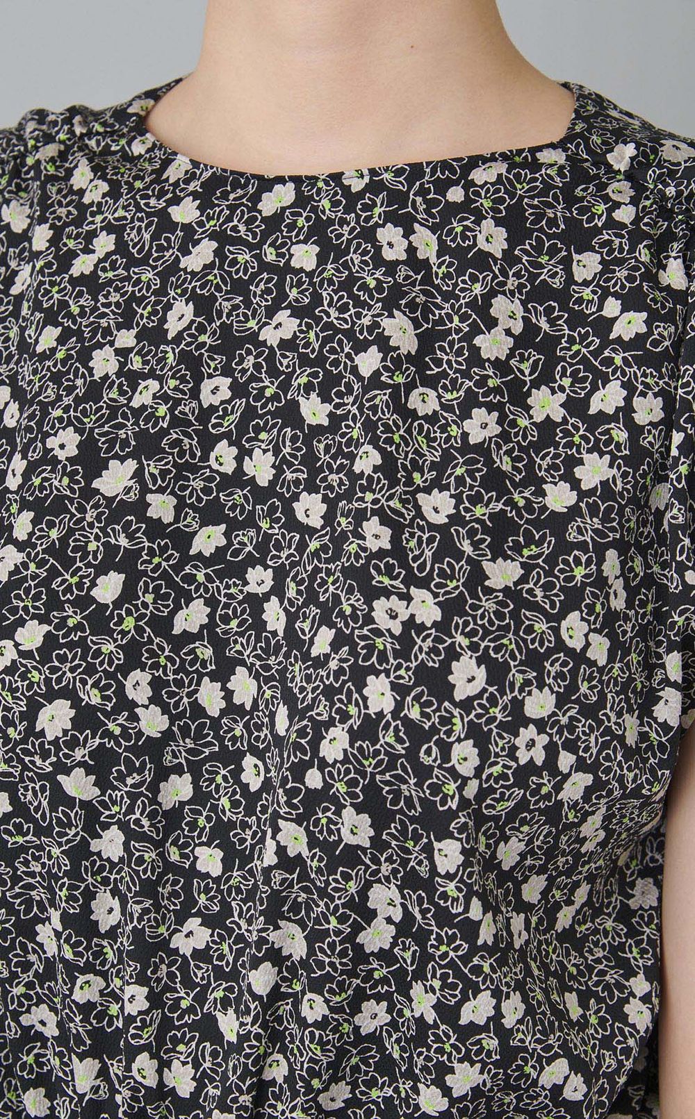 レジェフラワーギャザートップワンピース