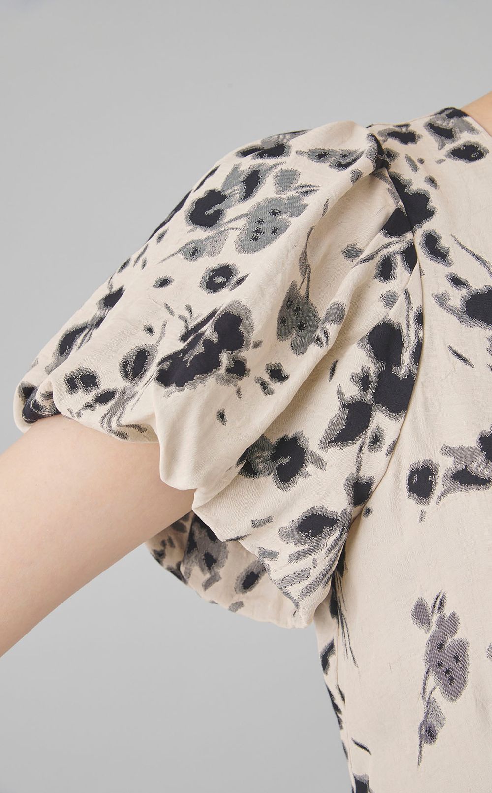 ジャガードパフスリーブワンピース