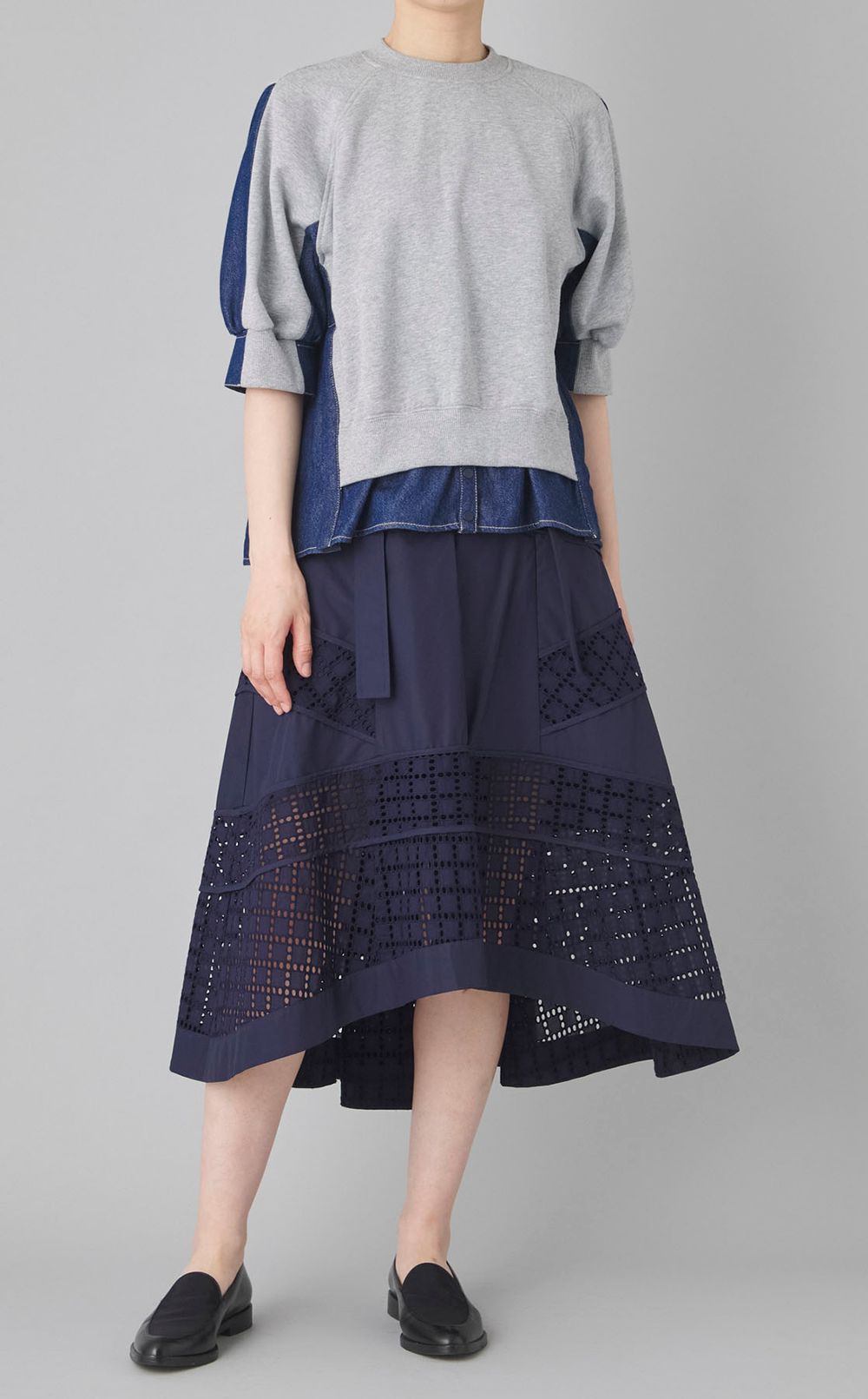 刺繍レースフレアスカート