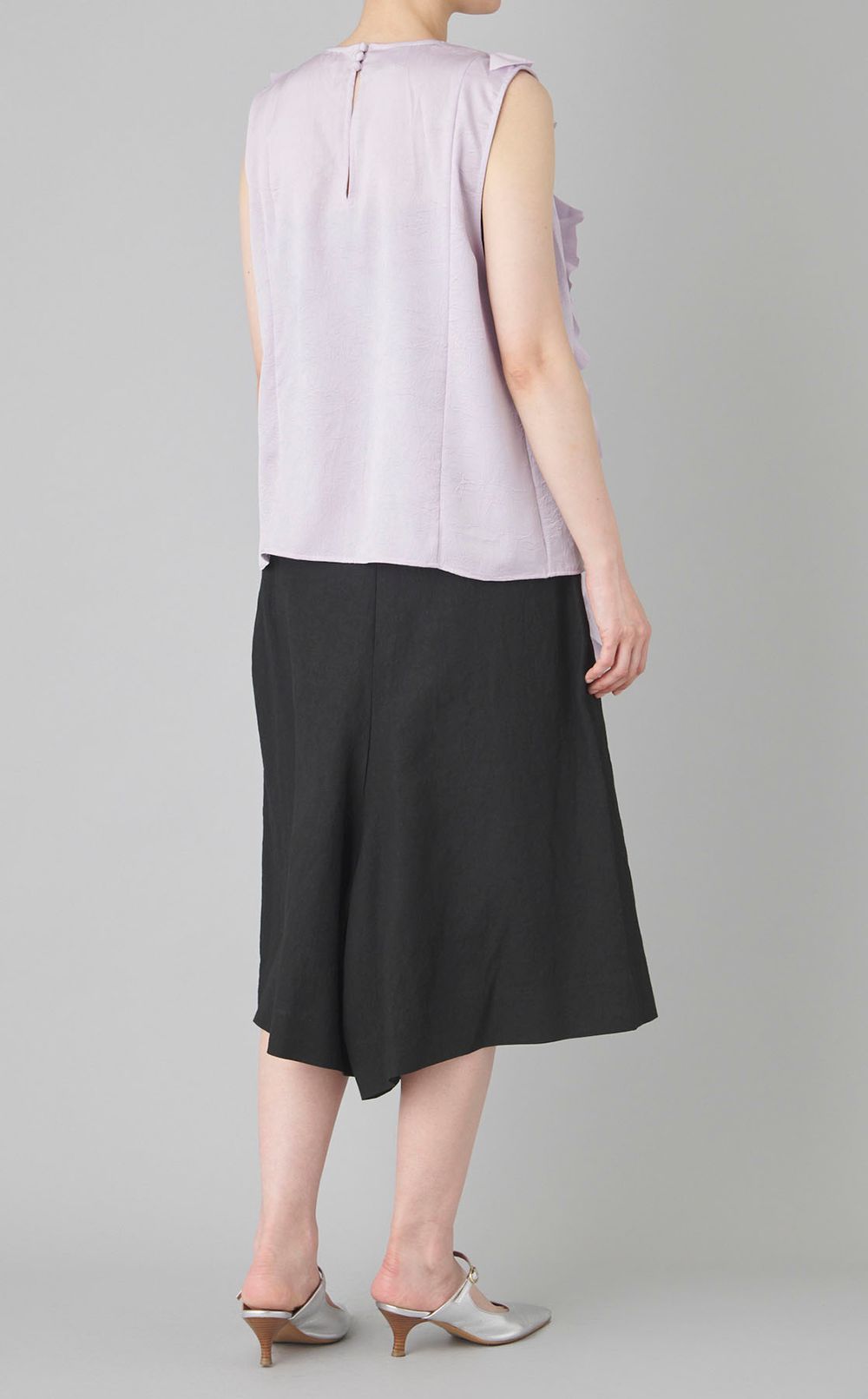 クリンクルサテンノースリーブブラウス