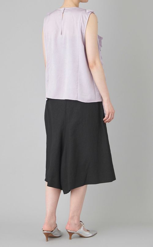 クリンクルサテンノースリーブブラウス