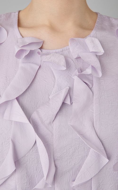 クリンクルサテンノースリーブブラウス