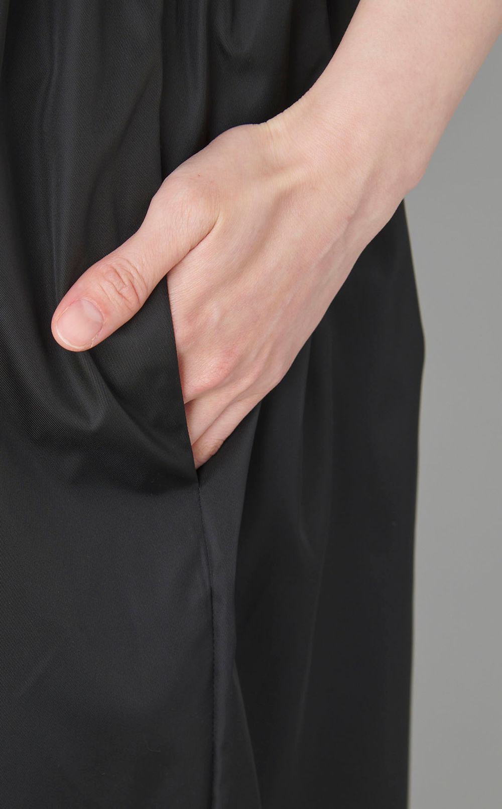 ハトメストラップキャミソールドレス