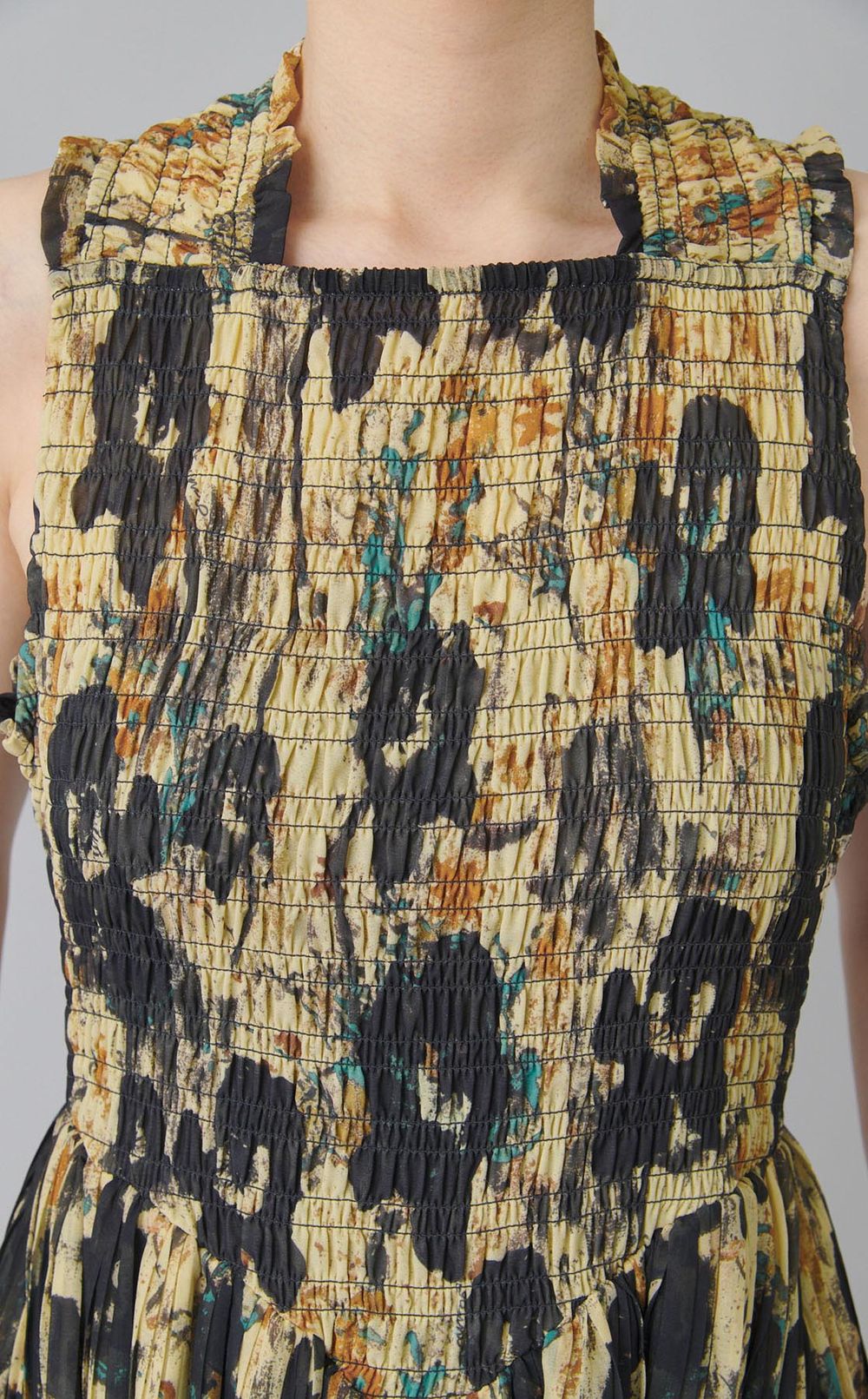 フラワー柄シャーリングワンピース