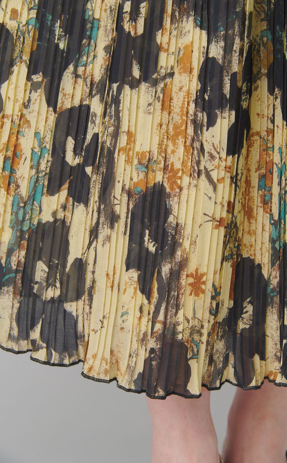 フラワー柄シャーリングワンピース