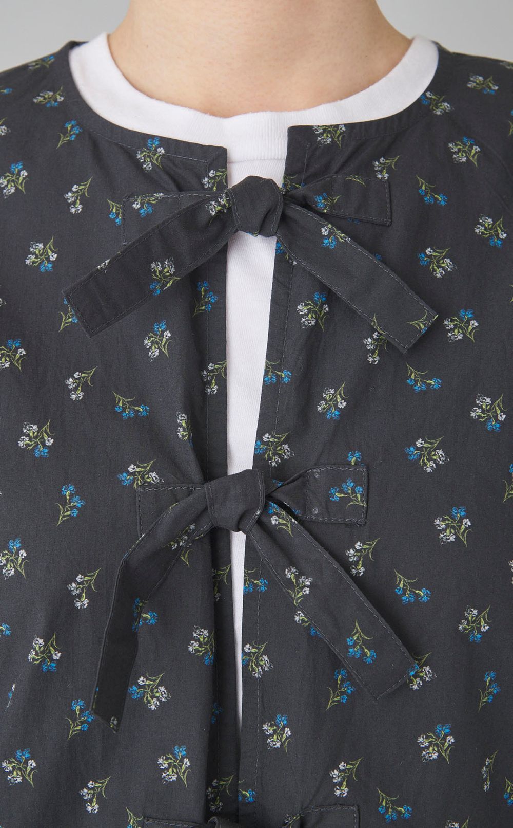 フラワープリントペプラムブラウス