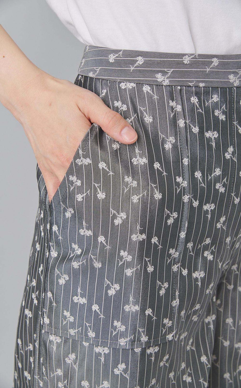 フラワージャガードカーゴパンツ