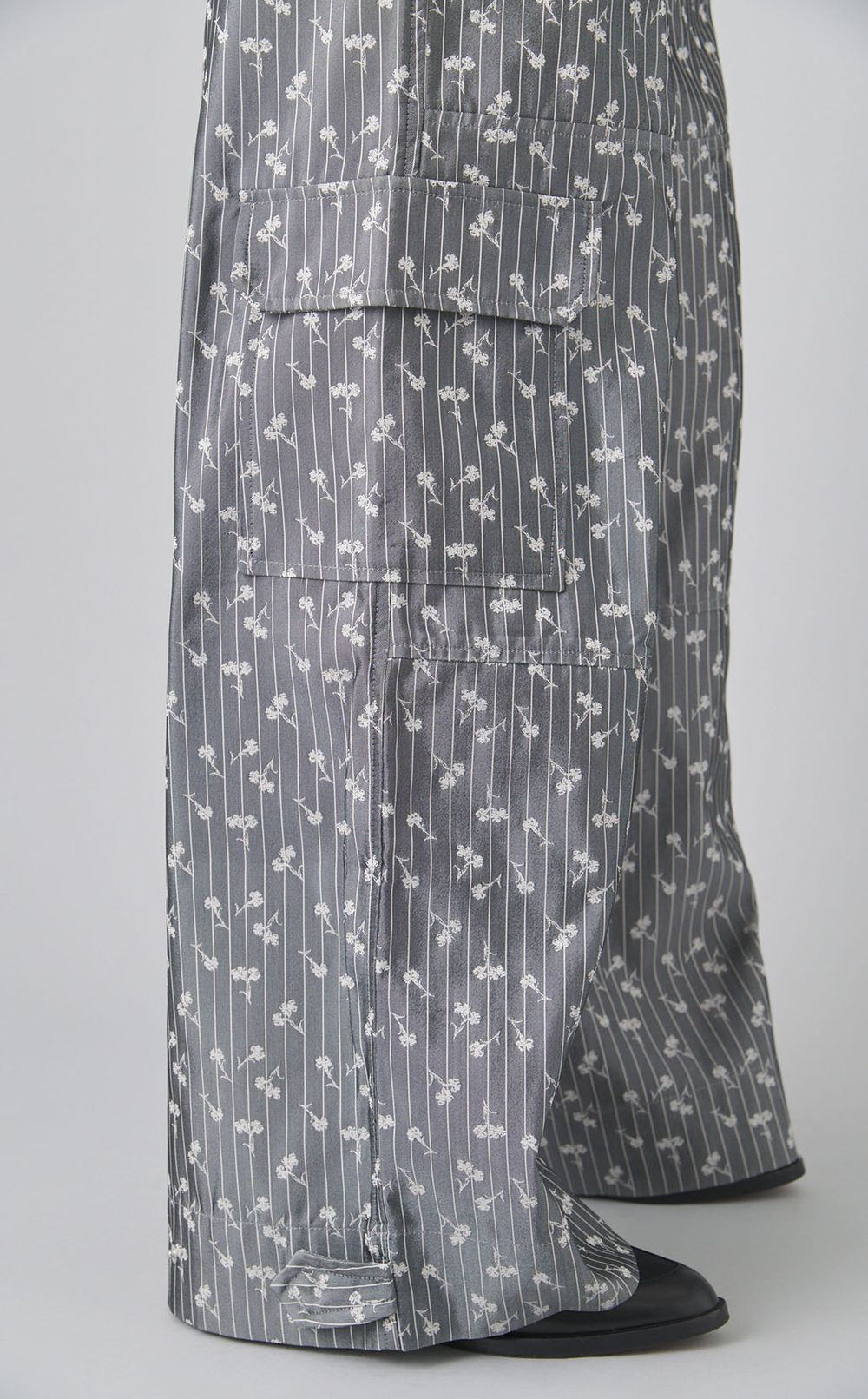 フラワージャガードカーゴパンツ