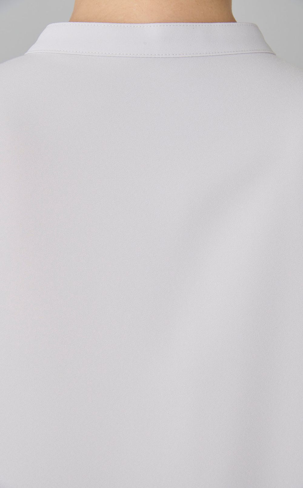 ノーカラーフレアブラウス