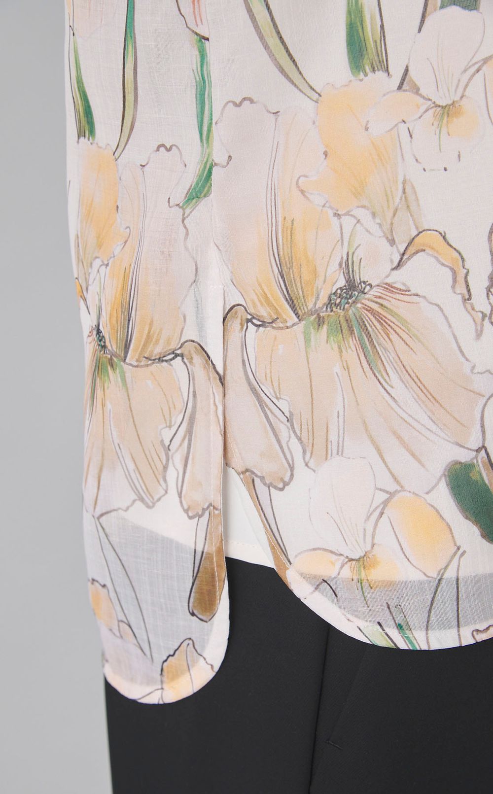 フラワープリントフリルブラウス