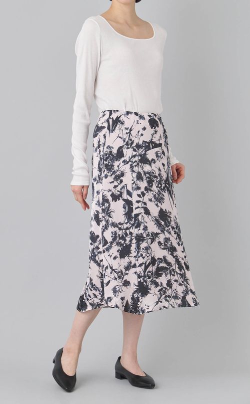 シャドーフラワープリントスカート