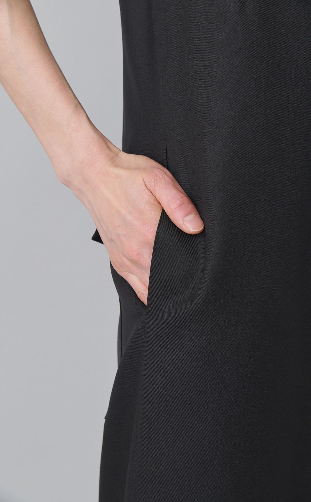 深Vネックボックスワンピース