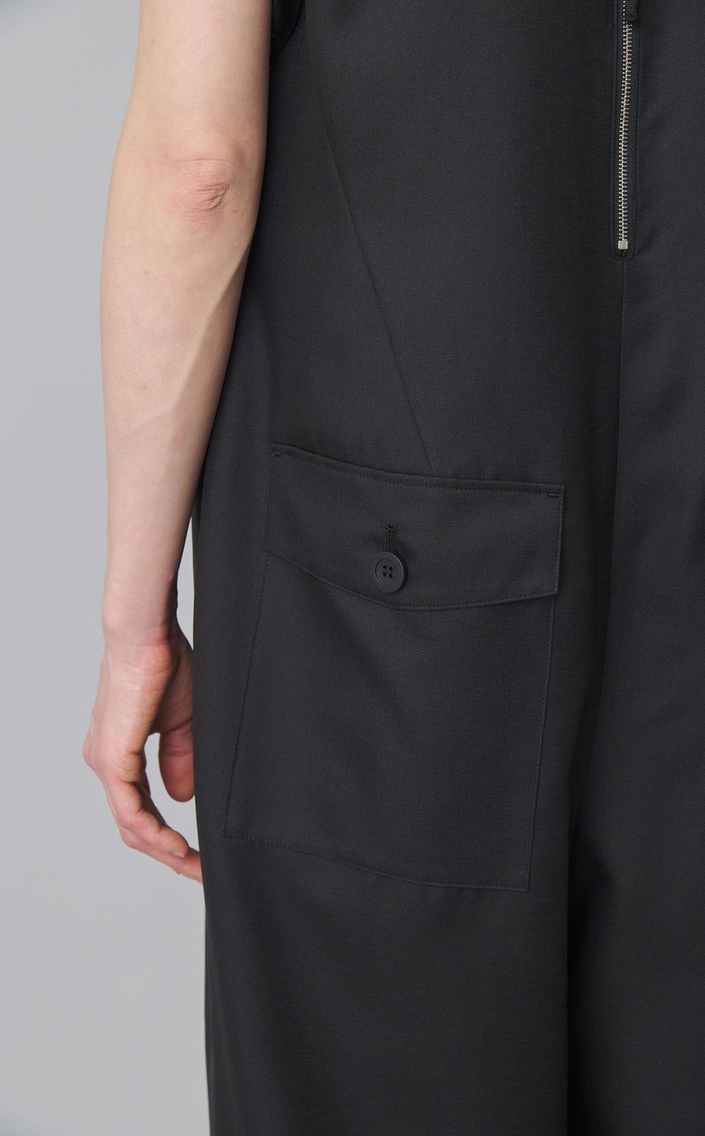 深Vネックボックスワンピース