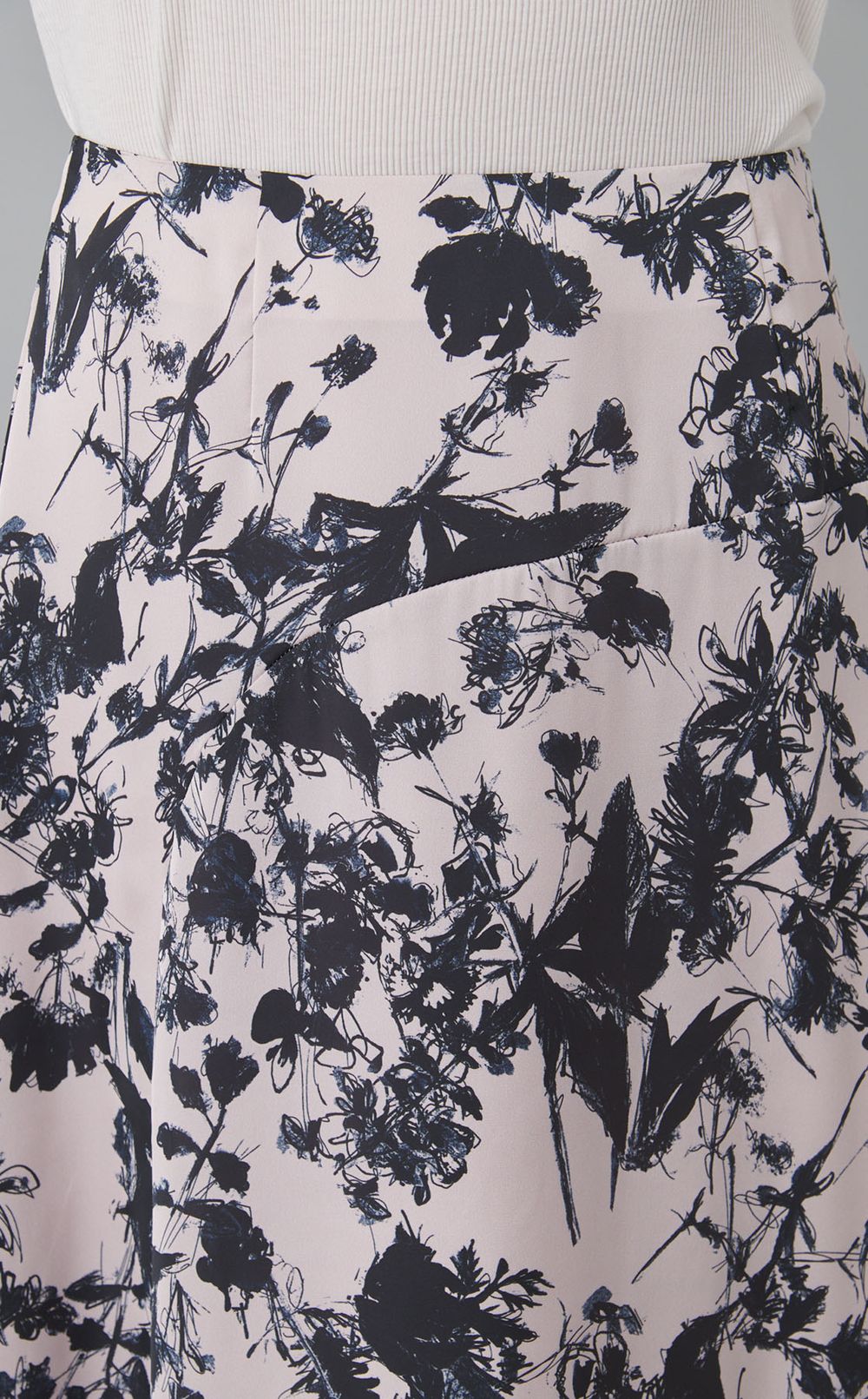 シャドーフラワープリントスカート