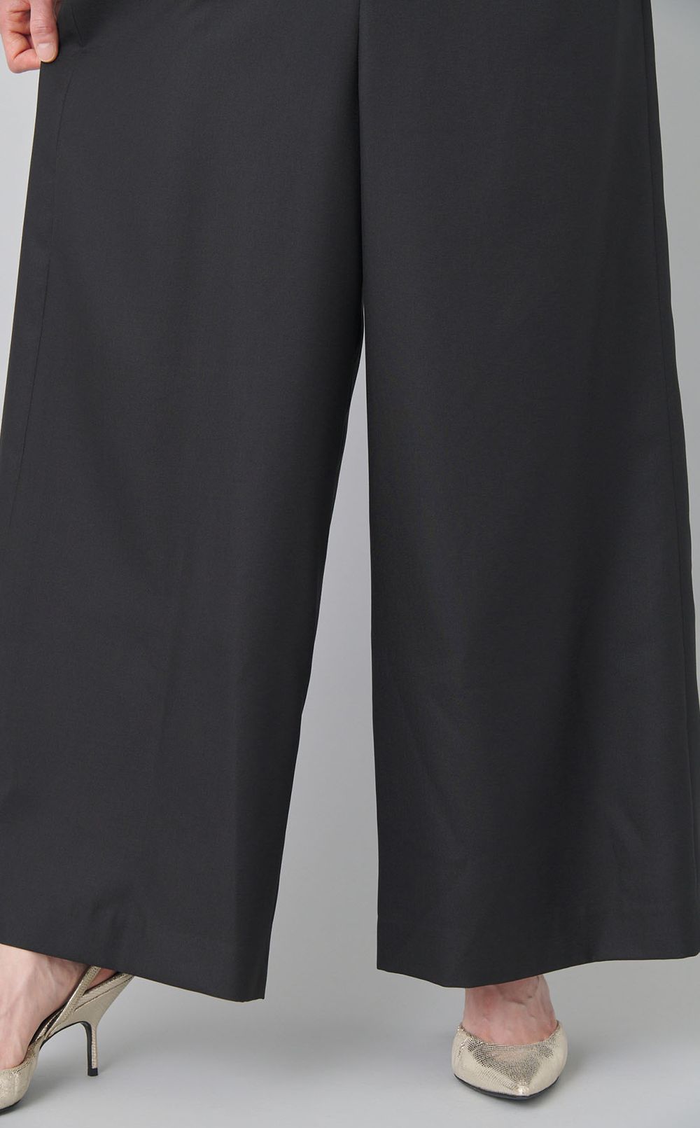 深Vネックボックスワンピース