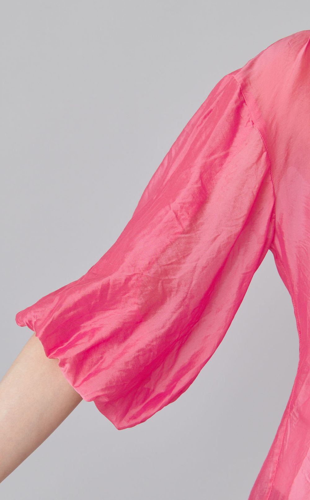 バックリボンブラウス