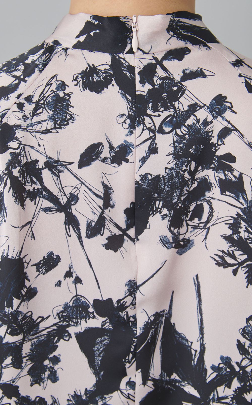 シャドーフラワープリントブラウス