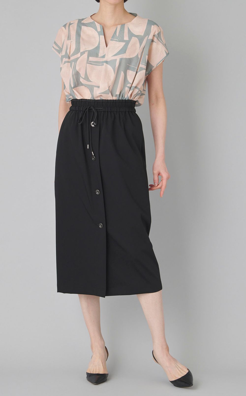 ライトストレッチフロントボタンスカート