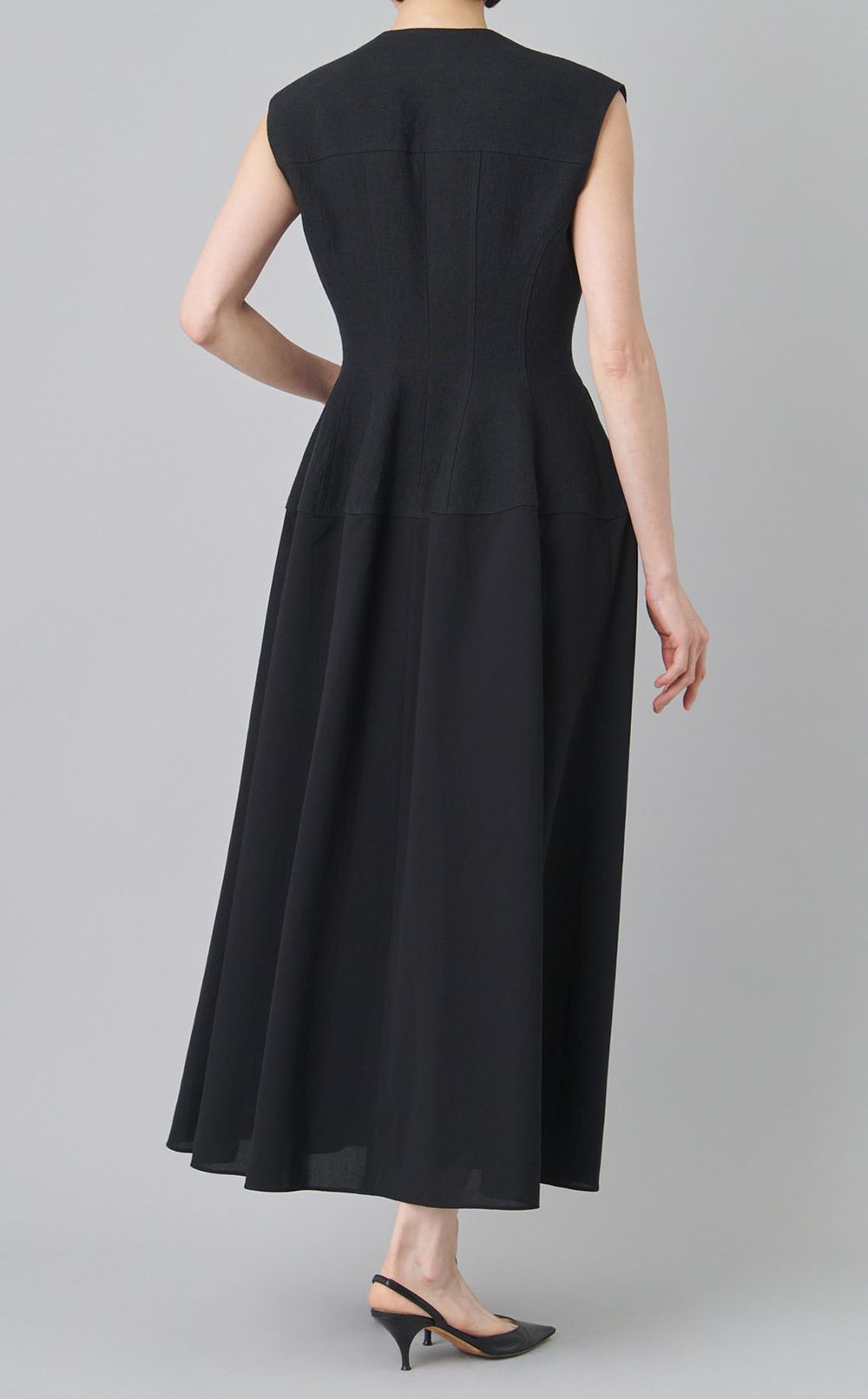 ノースリーブシェイプウエストワンピース