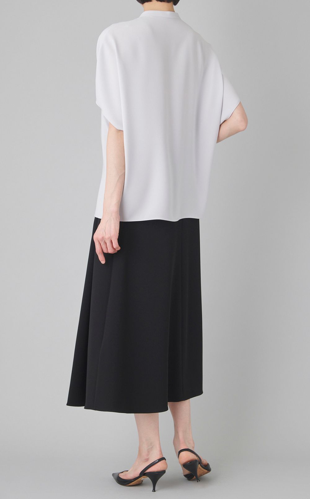 ノーカラーフレアブラウス