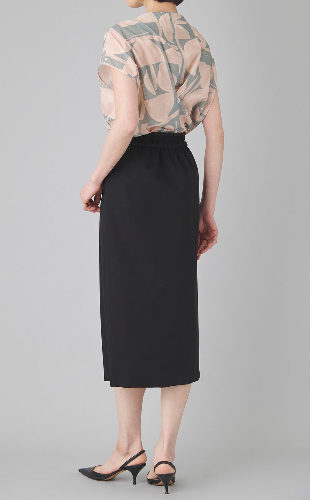 ライトストレッチフロントボタンスカート